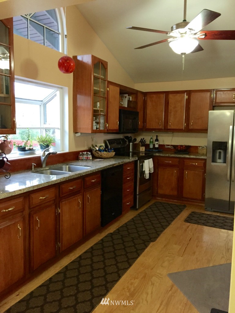 17614 162nd Place Southeast Renton, WA 98058 - Photo 7 of 25