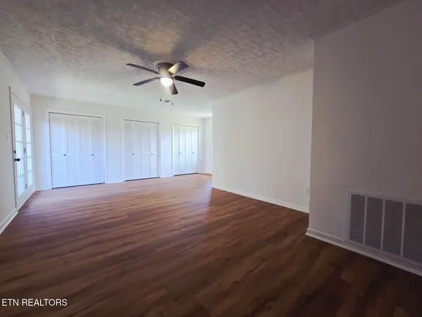 $409,000 | 210 Dogwood Avenue, Oneida, TN 37841