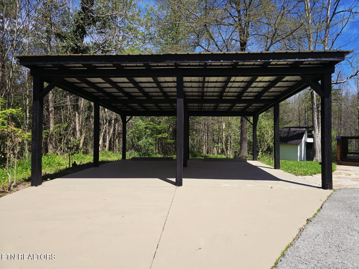 210 Dogwood Avenue Oneida, TN 37841 - Photo 4 of 55 20260406_131746
