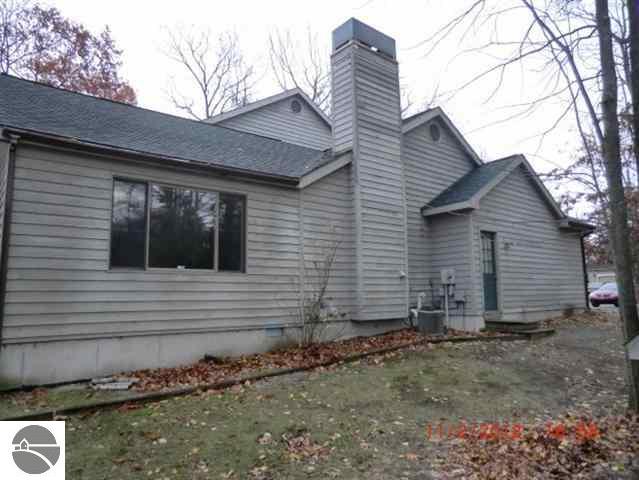 3517 Lone Lookout Road Traverse City, MI 49686 - Photo 4 of 25 1740762-3.JPG
