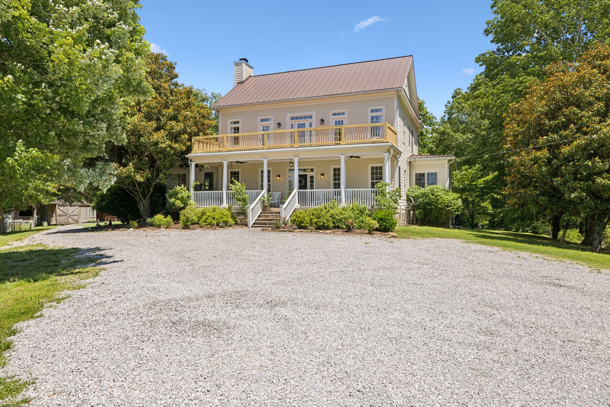 6795 Leipers Creek Road Columbia, TN 38401 - Photo 2 of 98 a view of house with a yard