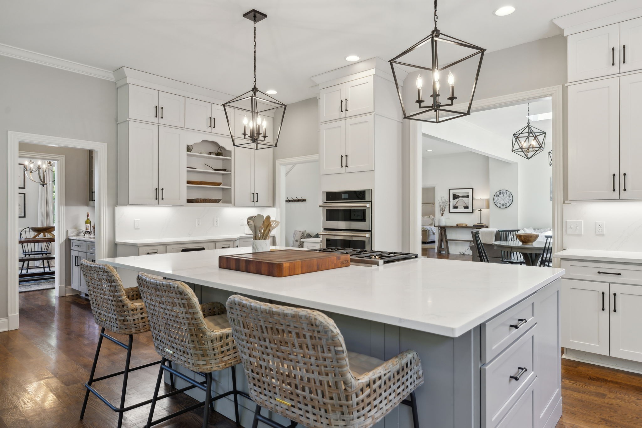 6795 Leipers Creek Road Columbia, TN 38401 - Photo 57 of 98 a kitchen that has a table and chairs in it