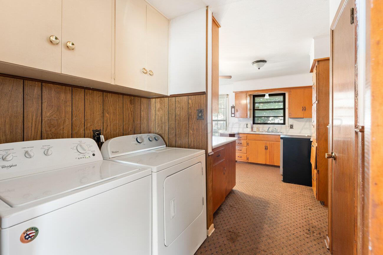 4305 South Bonham Street Amarillo, TX 79110 - Photo 25 of 48 a utility room with dryer and washer