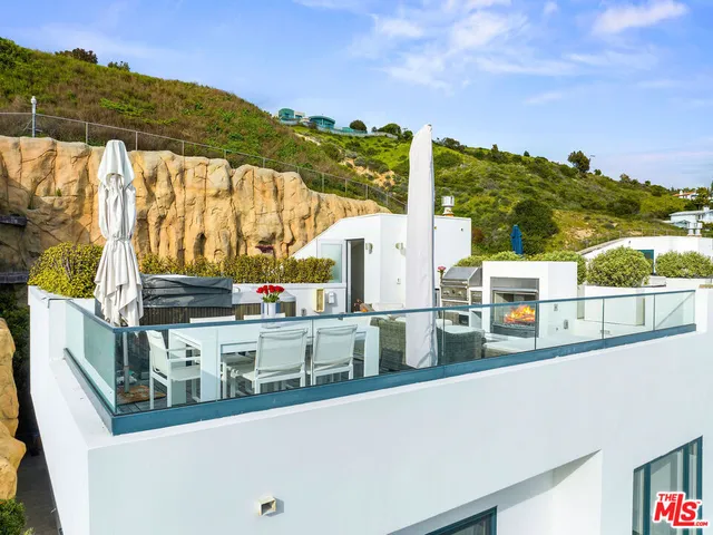 $15,000 | 22065 Pacific Coast Highway, Unit 1, Malibu, CA 90265