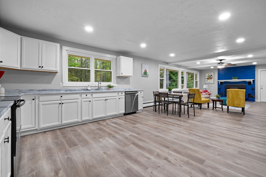 386 Otter River Road Templeton, MA 01468 - Photo 3 of 40 Gallery Image 3