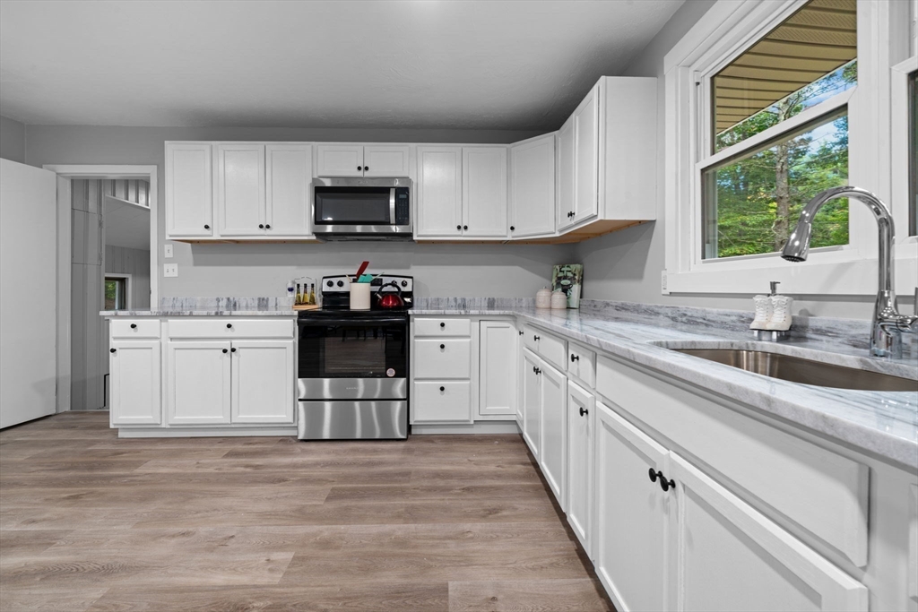 386 Otter River Road Templeton, MA 01468 - Photo 9 of 40 Gallery Image 9