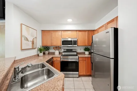 $210,000 | 300 10th Avenue, Unit A110, Seattle, WA 98122