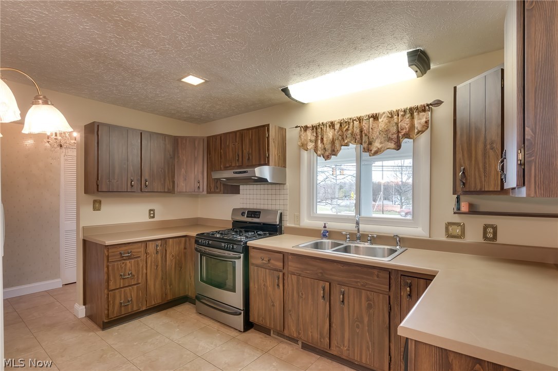 4453 Stow Road Stow, OH 44224 - Photo 7 of 30