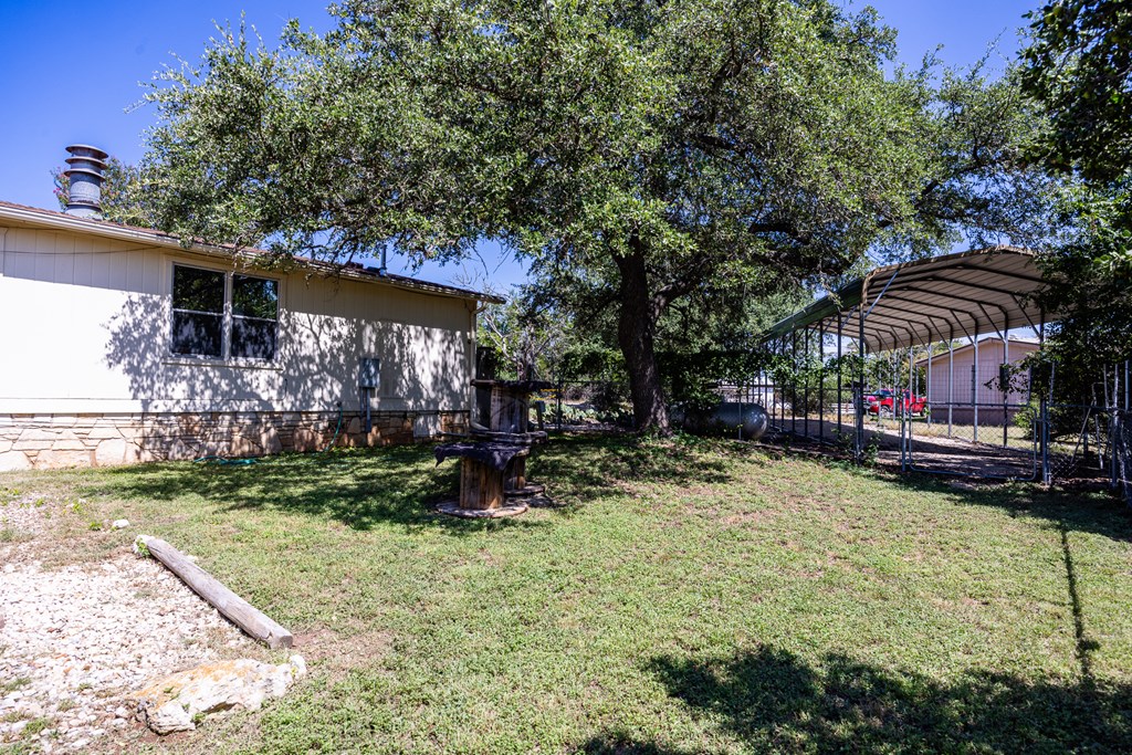 215 Robertson Road Kerrville, TX 78028 - Photo 19 of 33 Gallery Image 19