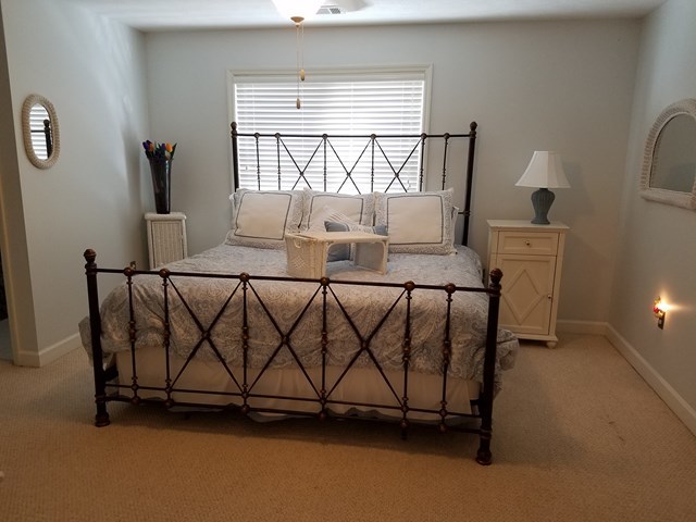 722 Bass Road Macon, GA 31210 - Photo 31 of 40 a room with a table and window