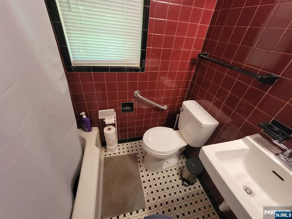 33 North Maple Avenue, Unit 1 LEFT Park Ridge, NJ 07656 - Photo 8 of 20