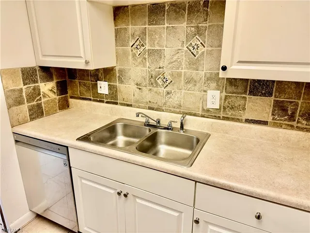 $79,900 | 1849 Maravilla Avenue, Unit C6, Fort Myers, FL 33901