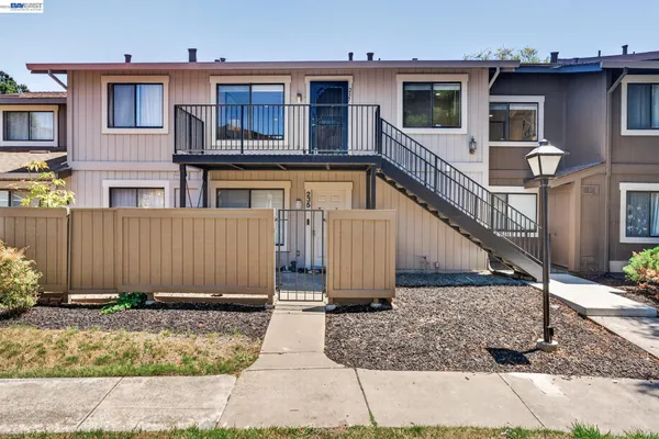 $389,000 | 237 Galano Plaza, Union City, CA 94587