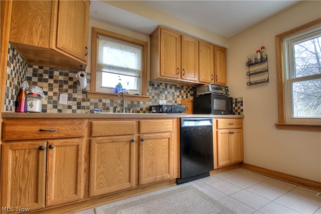 1383 Sunview Road Lyndhurst, OH 44124 - Photo 16 of 34