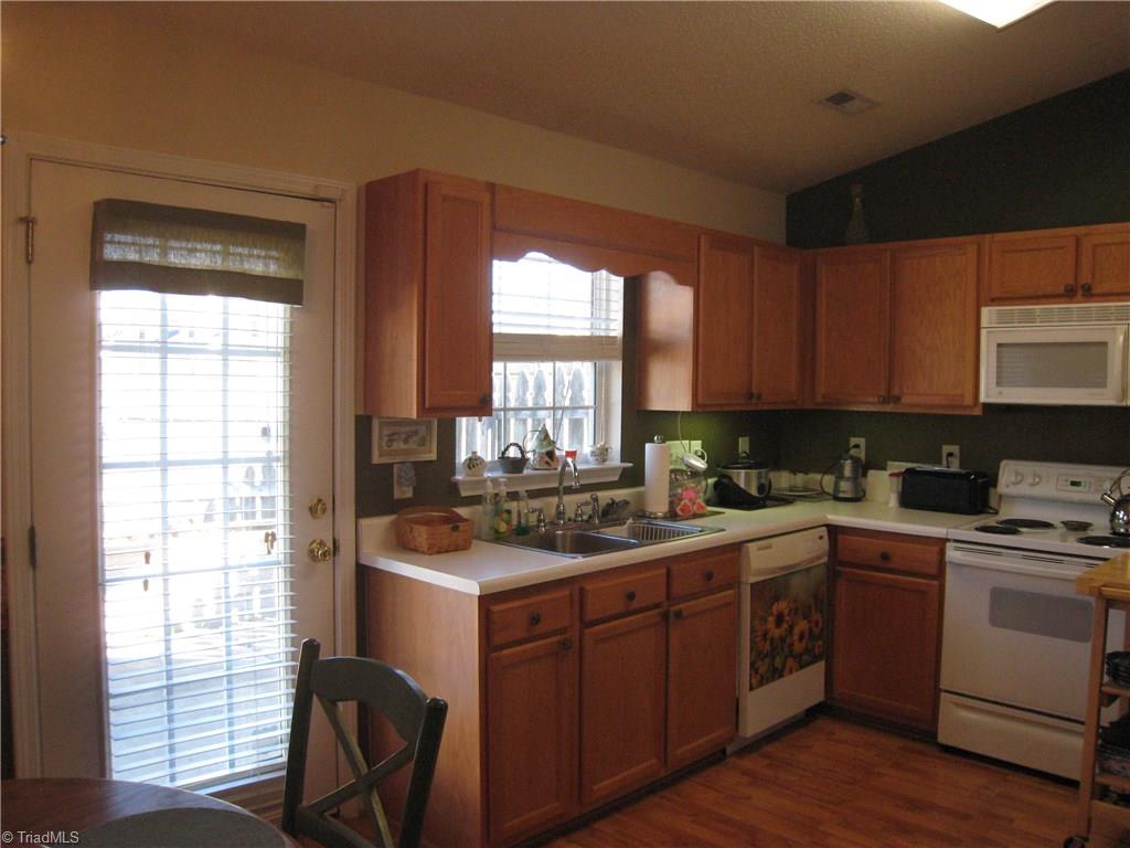 2800 WaterStone Loop High Point, NC 27265 - Photo 8 of 30