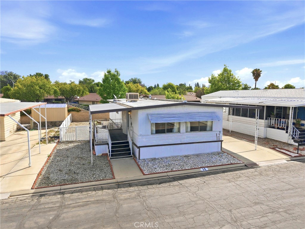 9391 California Avenue, Unit 35 Riverside, CA 92503 - Photo 3 of 32 Gallery Image 3