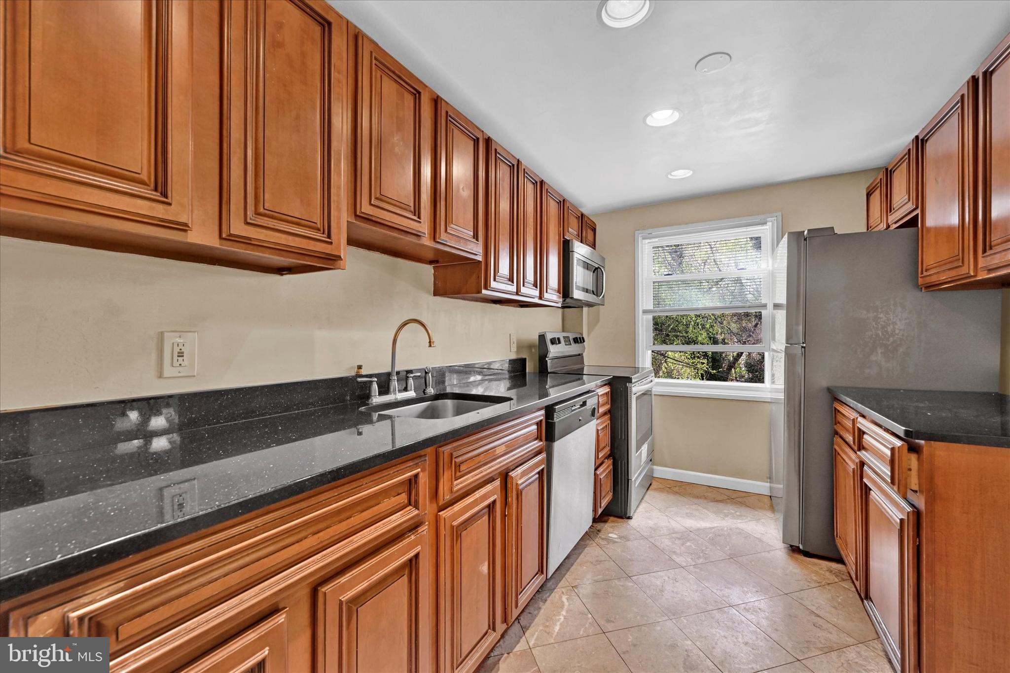 6402 Falkirk Road Baltimore, MD 21239 - Photo 9 of 28 Plenty of counter work space