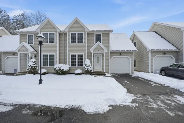 $390,000 | 5 Olde Plns Hollow, Unit 5, South Hadley, MA 01075