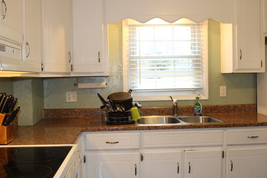44 Dana Street Springfield, MA 01104 - Photo 4 of 21 Gallery Image 4