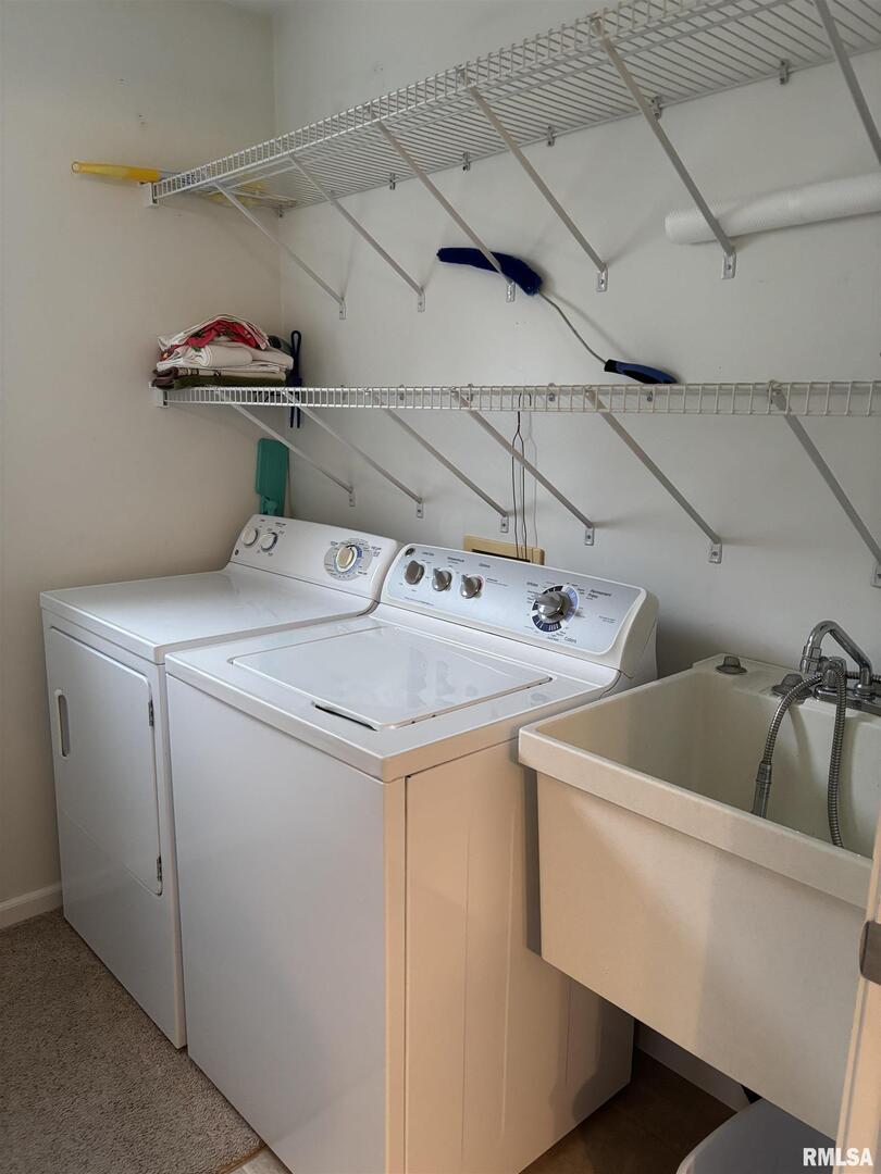 4232 Woodglen Lane Mount Vernon, IL 62864 - Photo 19 of 40 a utility room with dryer and washer