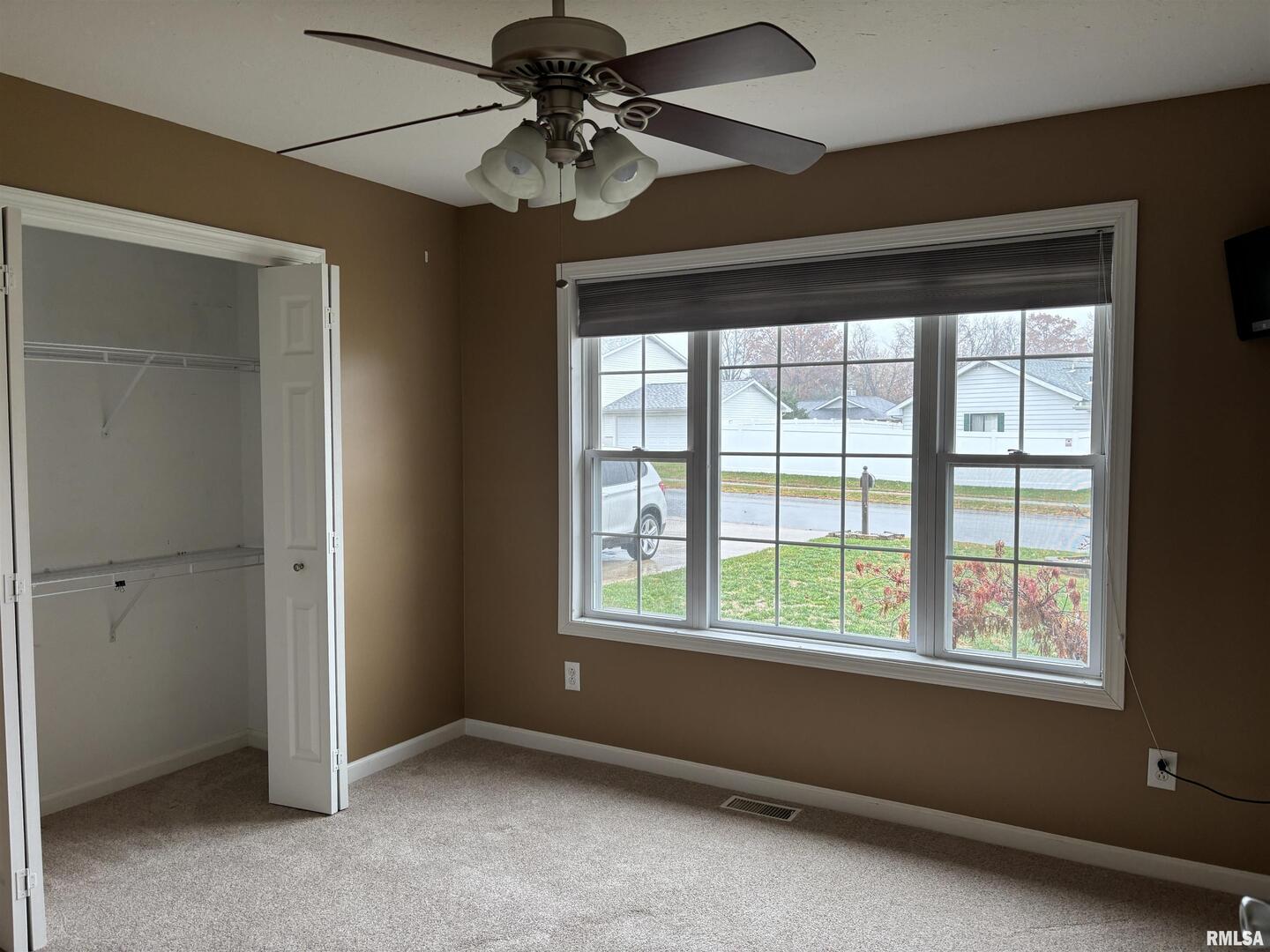 4232 Woodglen Lane Mount Vernon, IL 62864 - Photo 28 of 40 a view of an empty room with a window