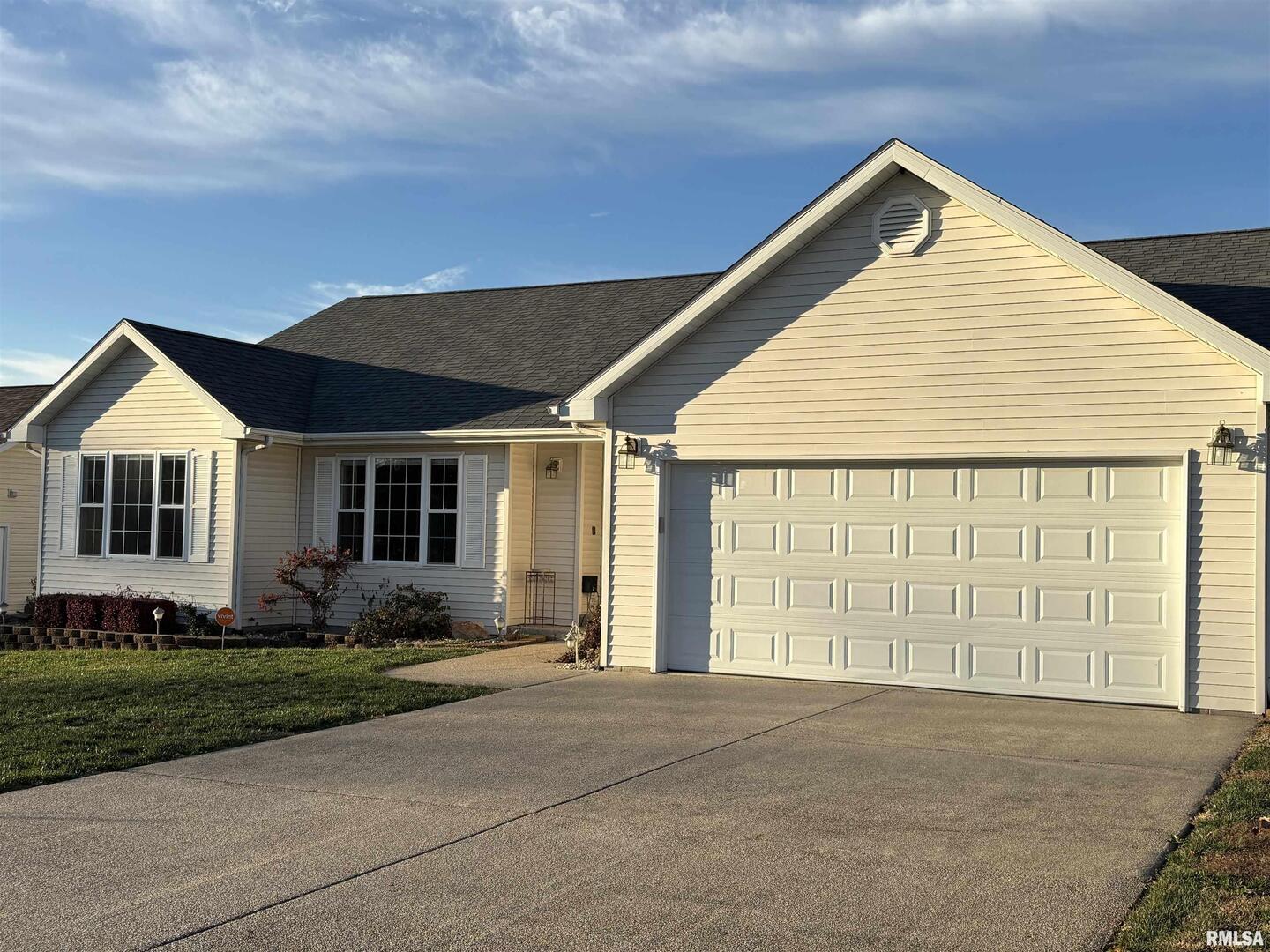 4232 Woodglen Lane Mount Vernon, IL 62864 - Photo 40 of 40 a view of house with yard