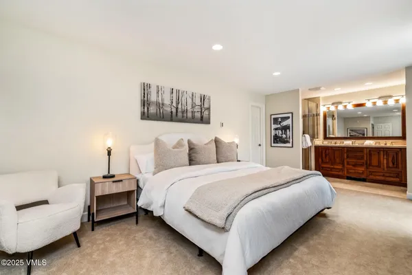 $1,600,000 | 945 Red Sandstone Road, Unit A5, Vail, CO 81657