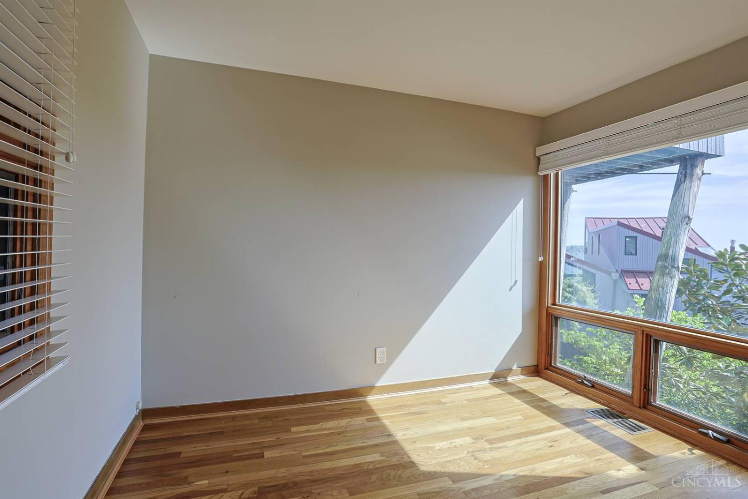1022 Hatch Street Cincinnati, OH 45202 - Photo 32 of 50