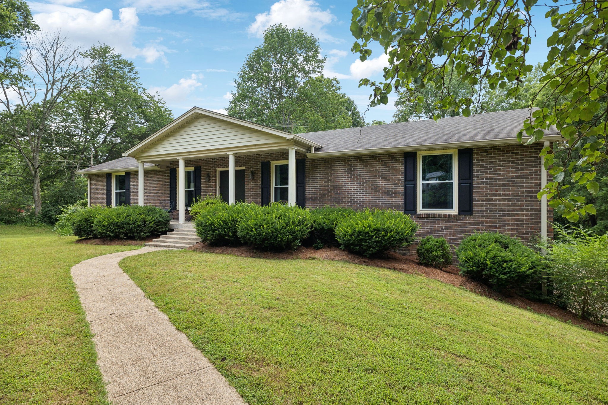 6002 Temple Road Nashville, TN 37221 - Photo 2 of 42 Gallery Image 2
