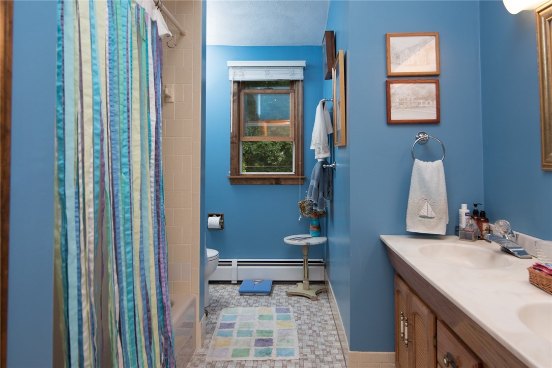 78 Edgewater Road Narragansett, RI 02882 - Photo 15 of 15 Bathroom