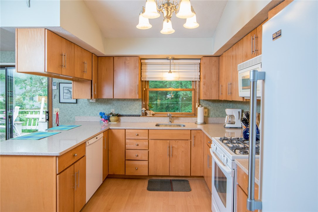 78 Edgewater Road Narragansett, RI 02882 - Photo 8 of 15 Kitchen