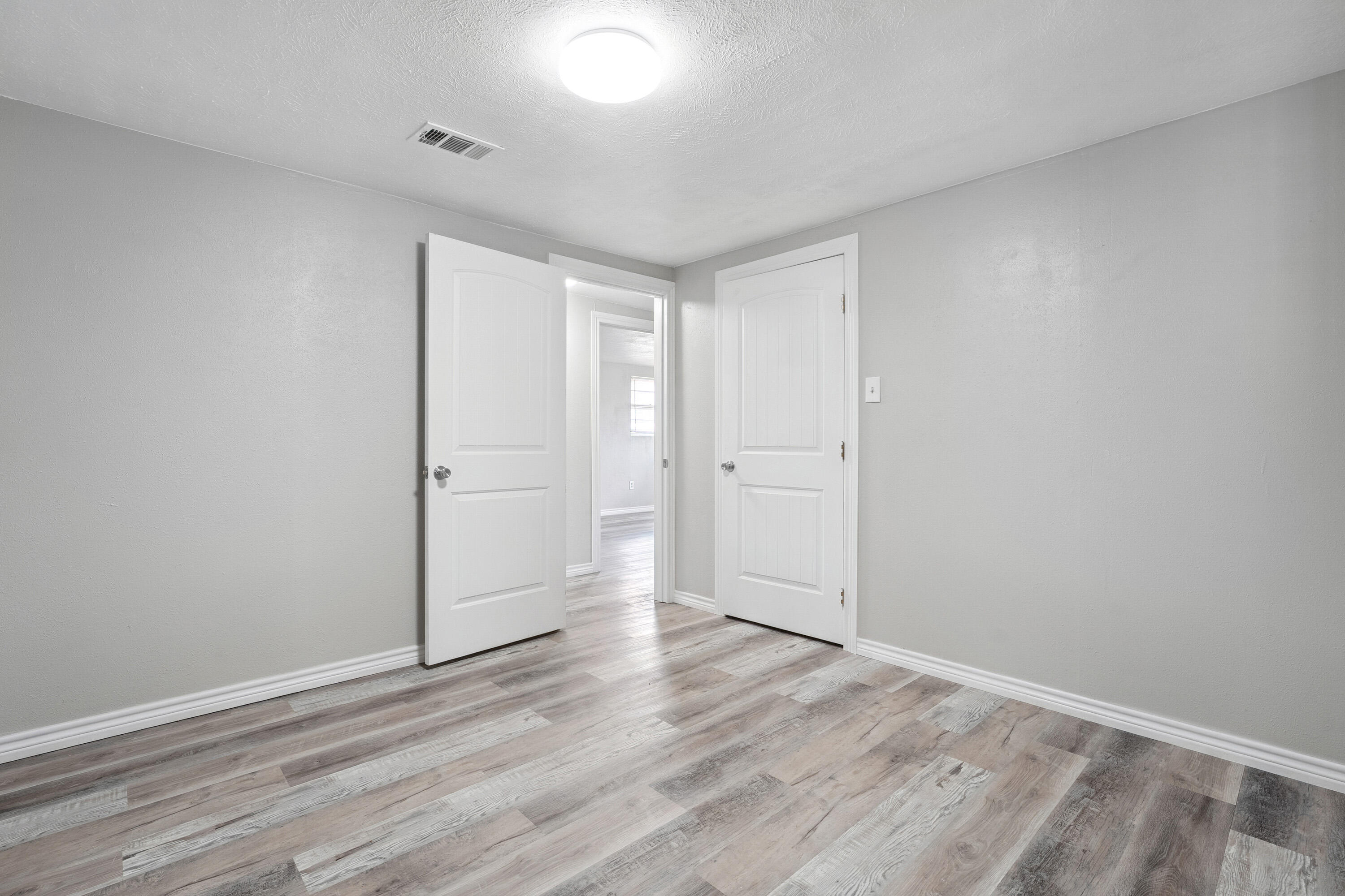 1320 Dallas Plainview, TX 79072 - Photo 11 of 21 DSC09158