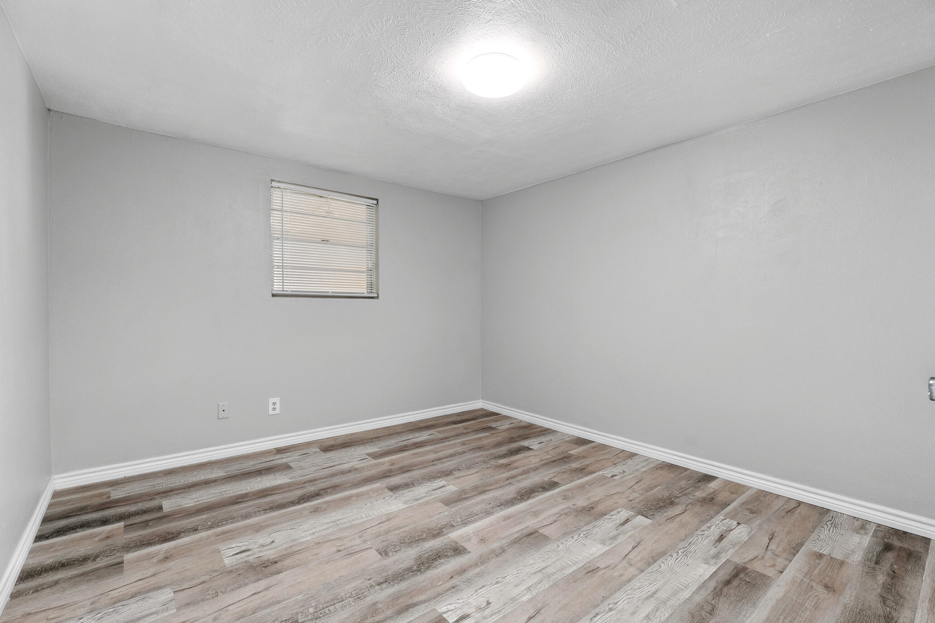 1320 Dallas Plainview, TX 79072 - Photo 13 of 21 DSC09155