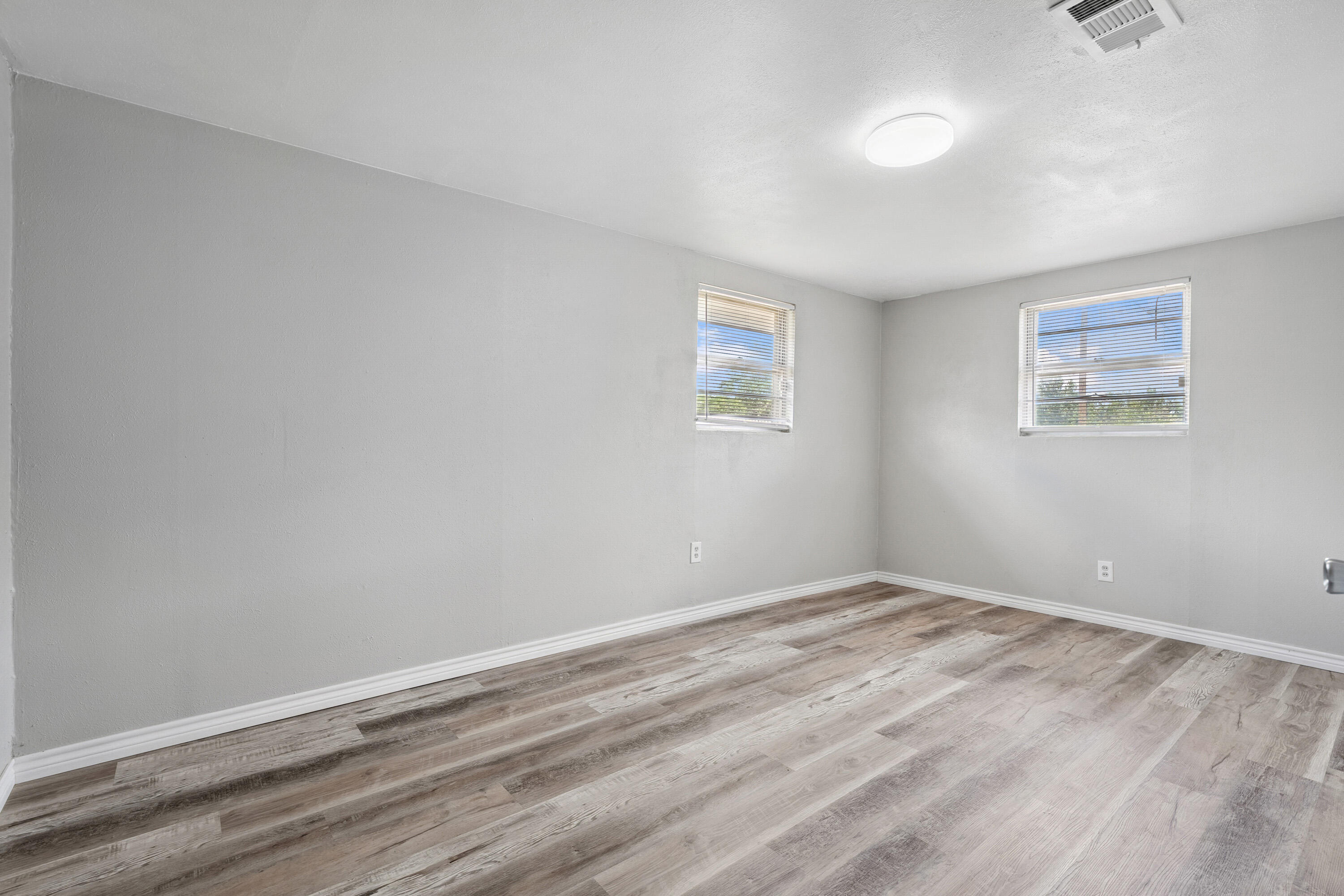 1320 Dallas Plainview, TX 79072 - Photo 15 of 21 DSC09147