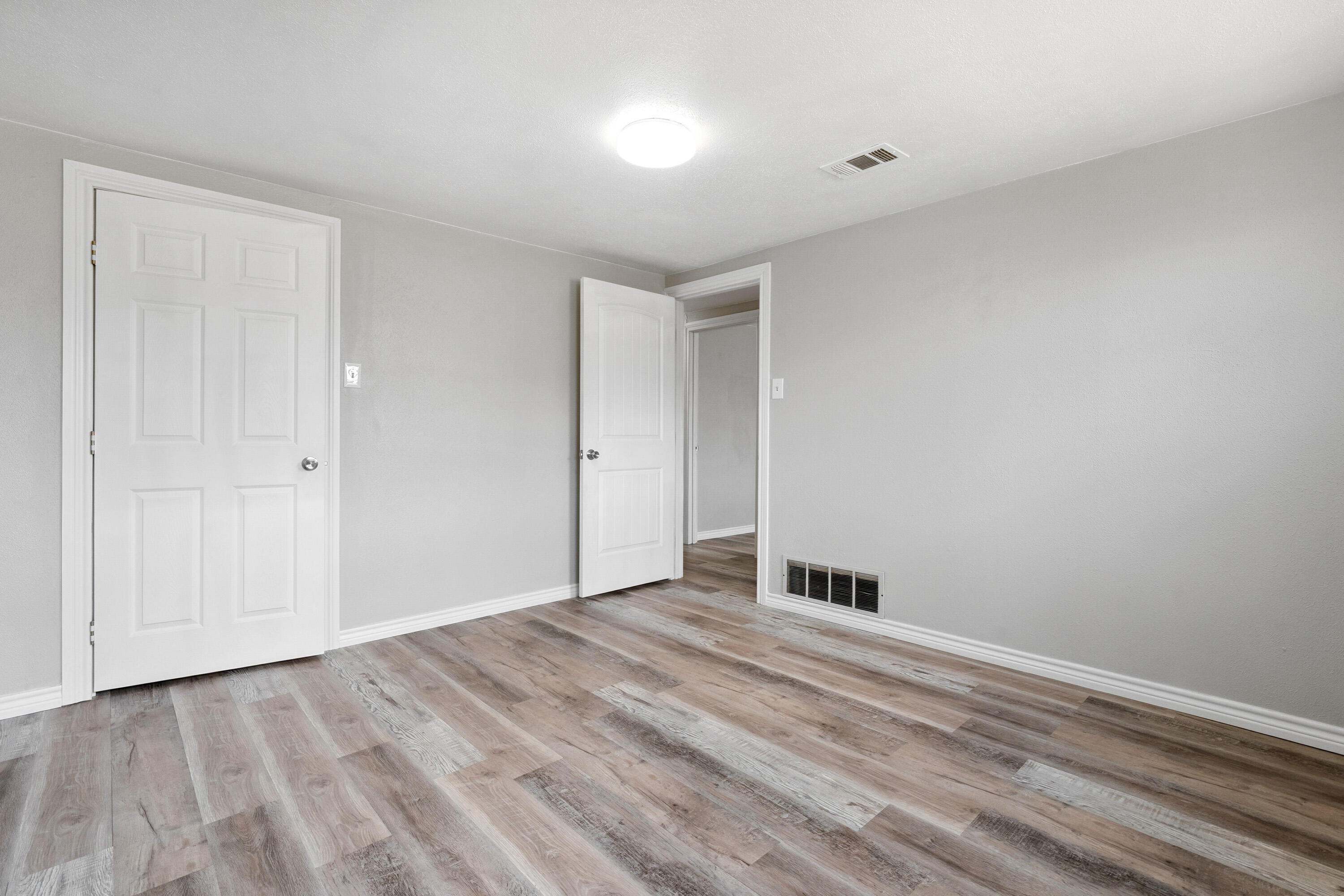 1320 Dallas Plainview, TX 79072 - Photo 16 of 21 DSC09143
