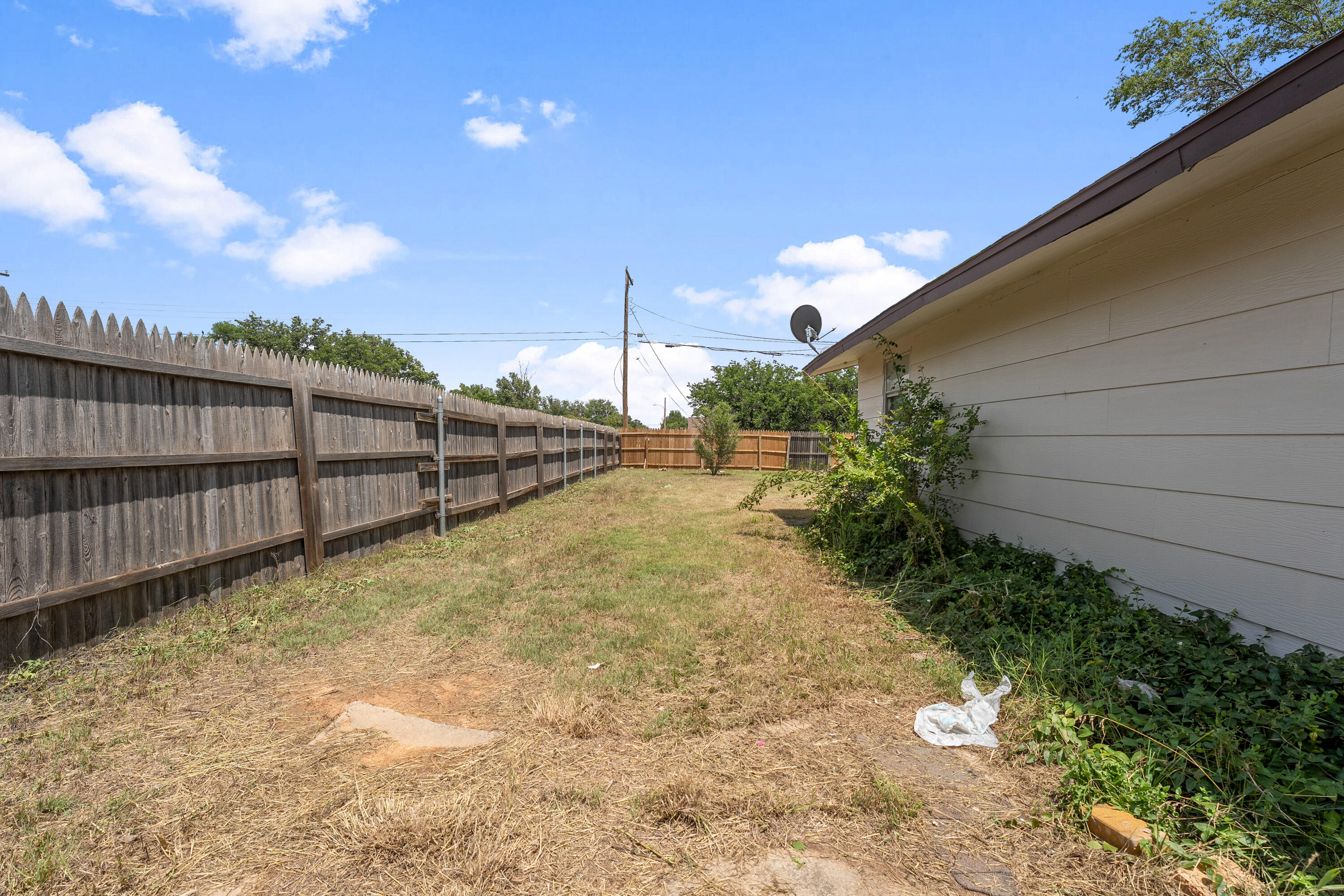 1320 Dallas Plainview, TX 79072 - Photo 17 of 21 DSC09161