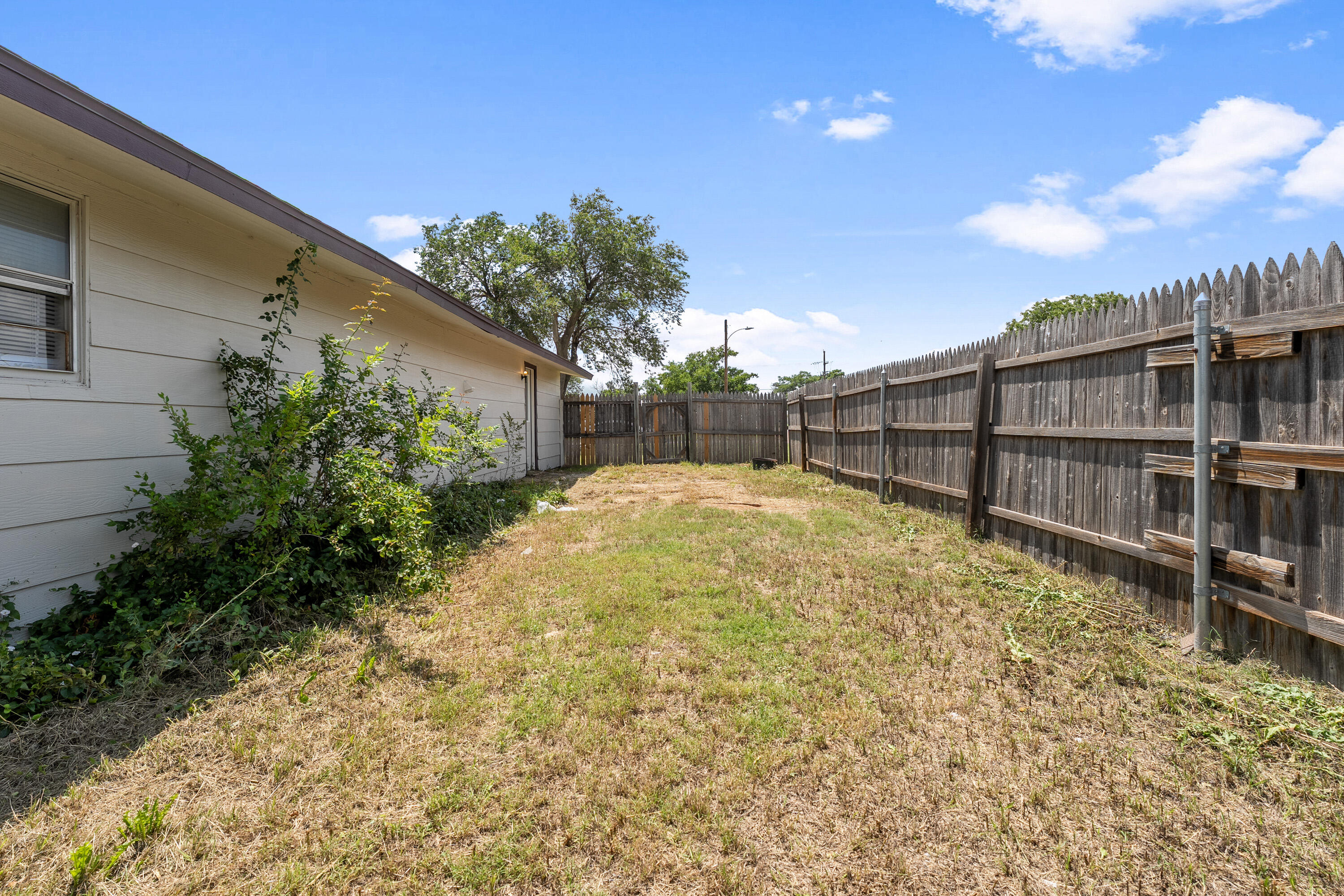 1320 Dallas Plainview, TX 79072 - Photo 21 of 21 DSC09164