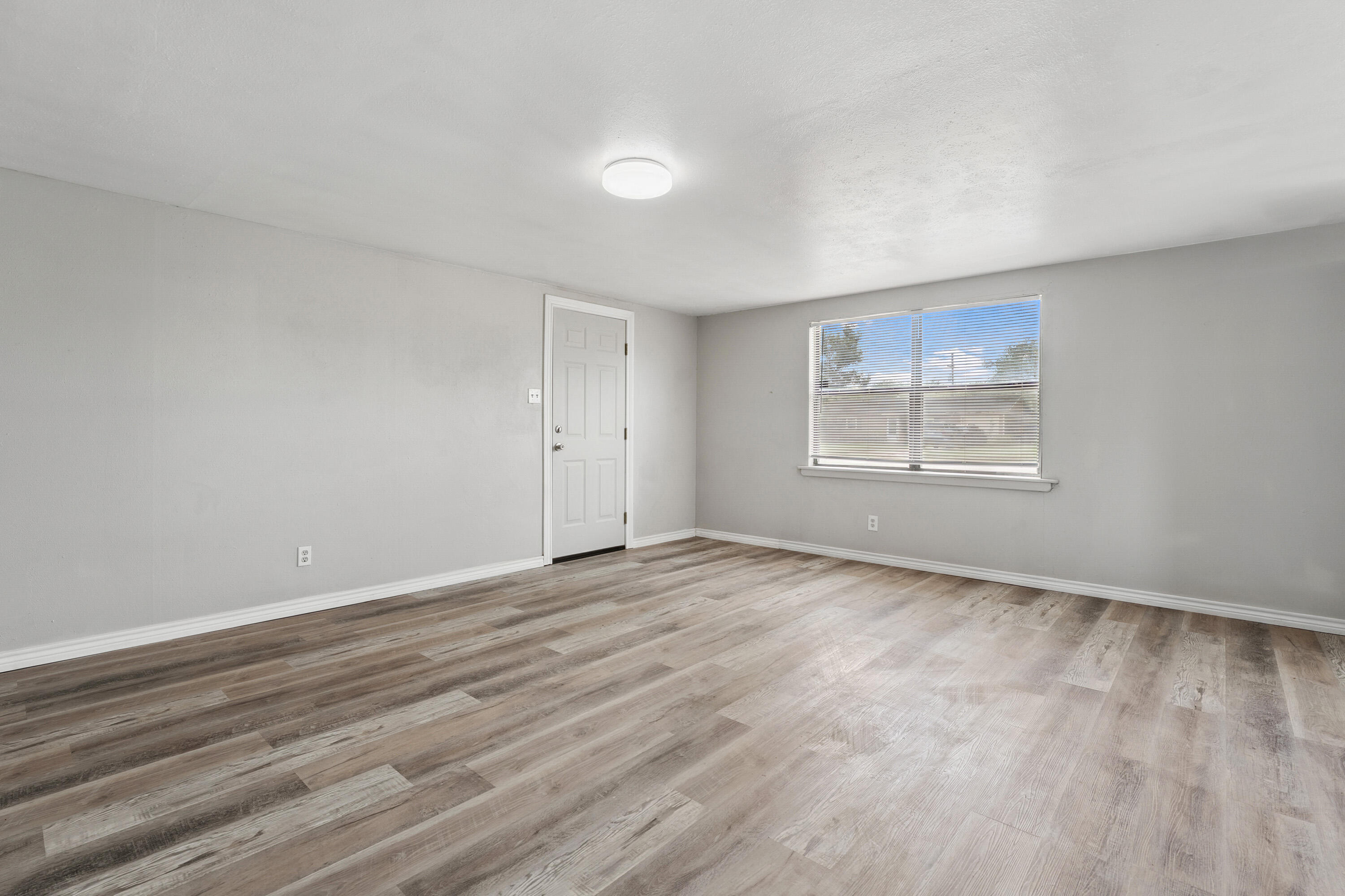 1320 Dallas Plainview, TX 79072 - Photo 4 of 21 DSC09126