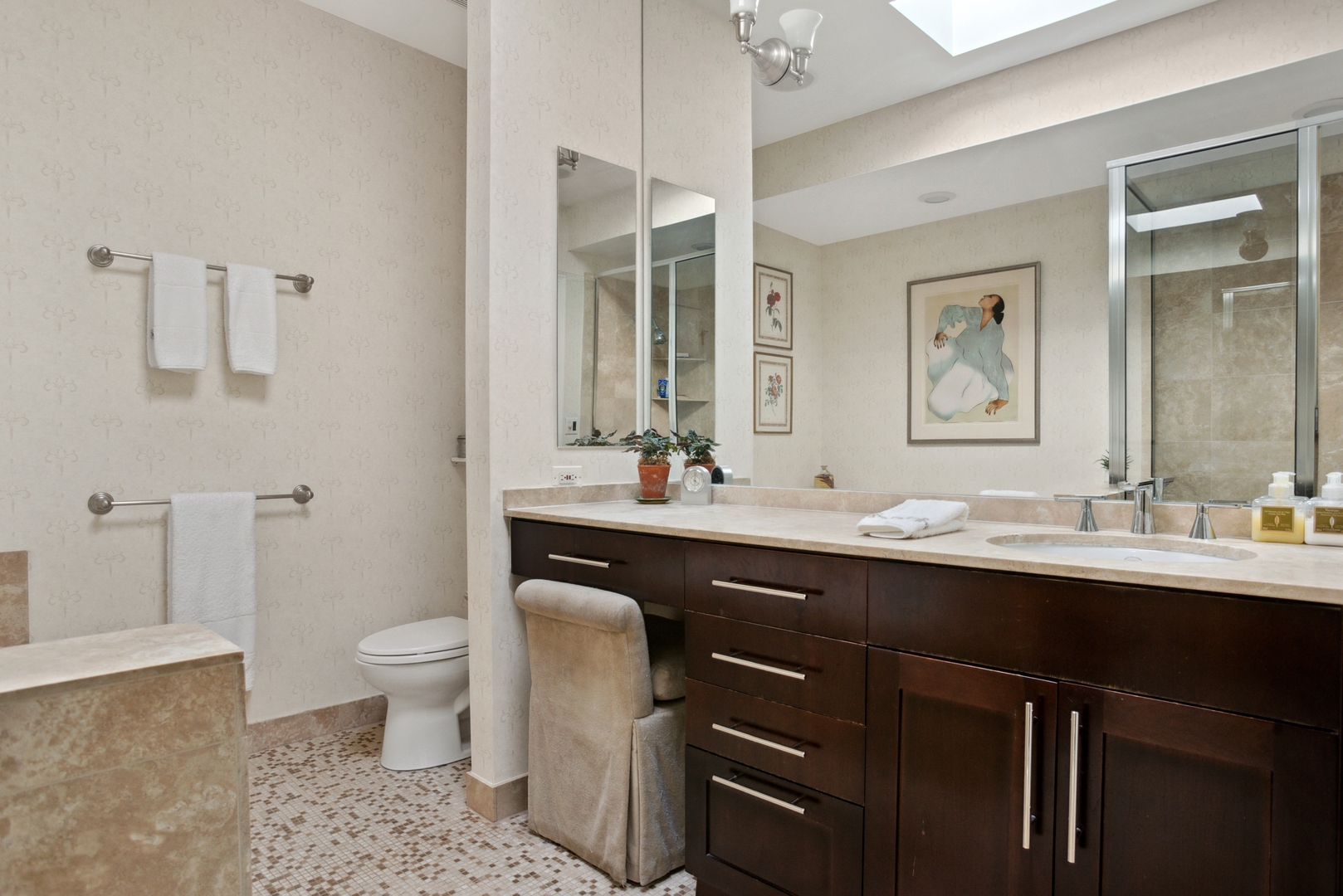 2751 North Greenview Avenue, Unit F Chicago, IL 60614 - Photo 13 of 29 a bathroom with a sink and a mirror
