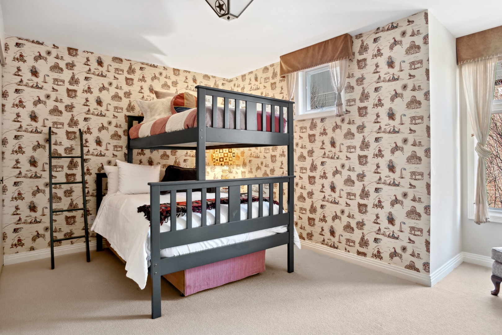 2751 North Greenview Avenue, Unit F Chicago, IL 60614 - Photo 23 of 29 a bedroom with a bed and a window