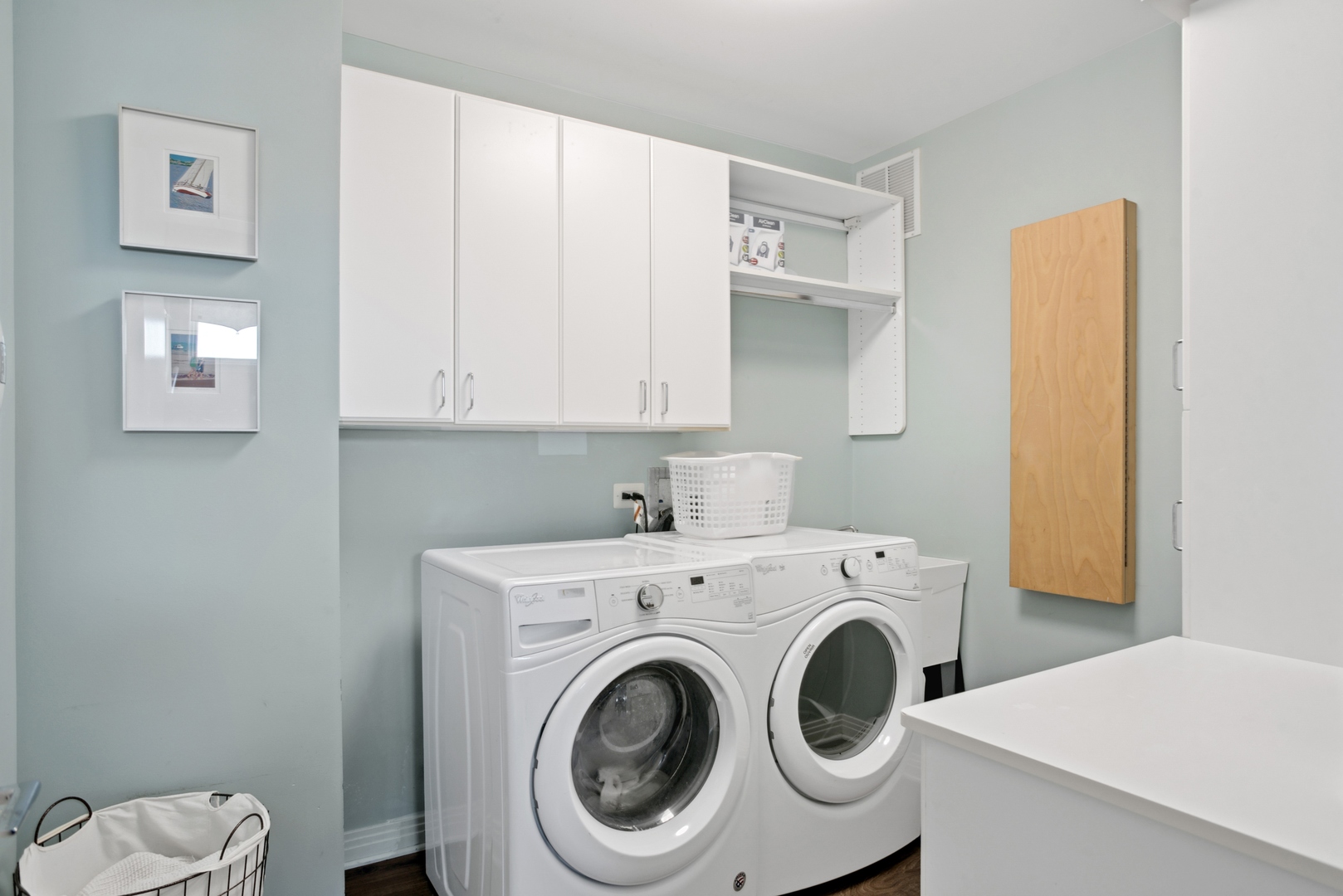 2751 North Greenview Avenue, Unit F Chicago, IL 60614 - Photo 25 of 29 a utility room with dryer and washer