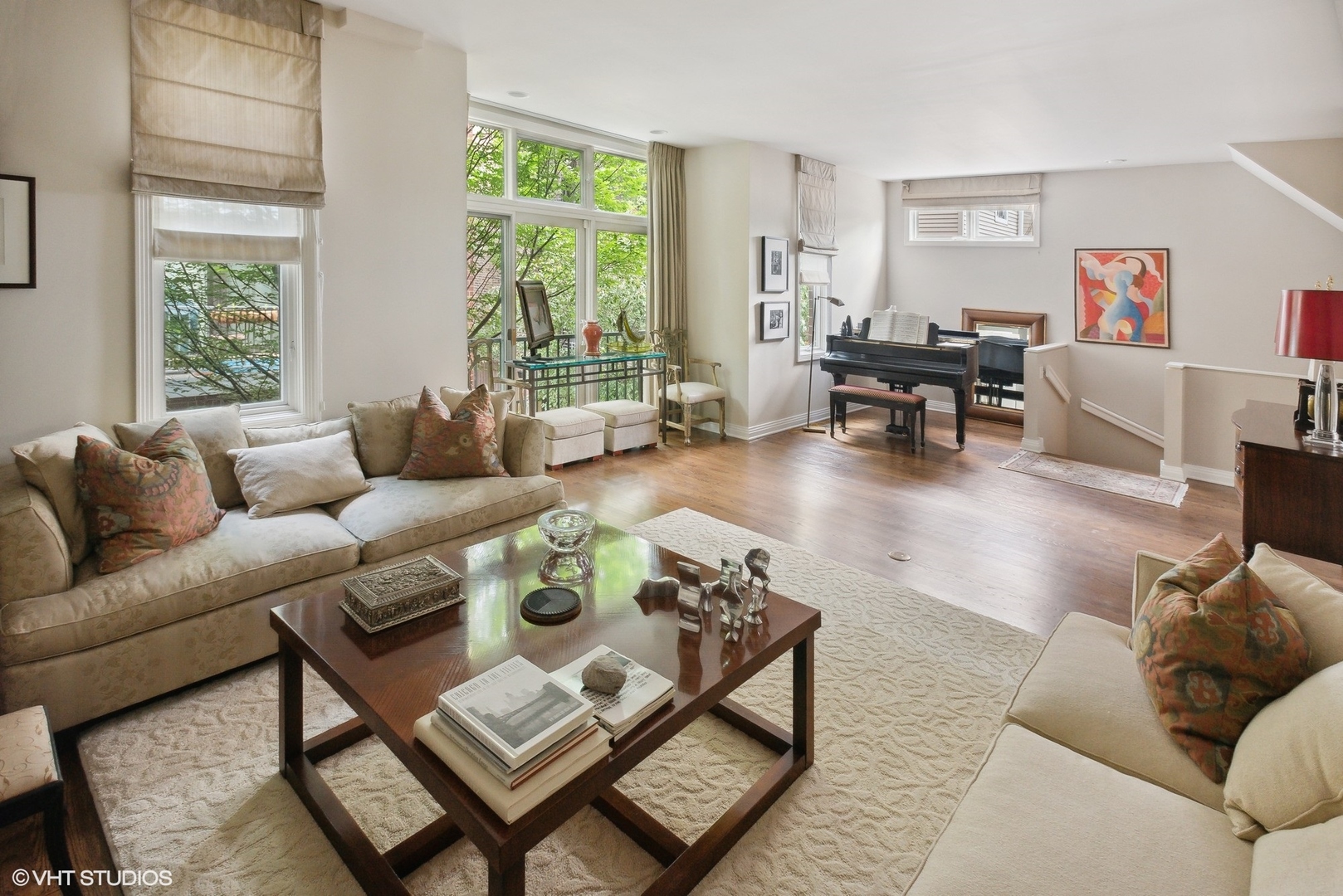 2751 North Greenview Avenue, Unit F Chicago, IL 60614 - Photo 3 of 29 a living room with furniture and a large window