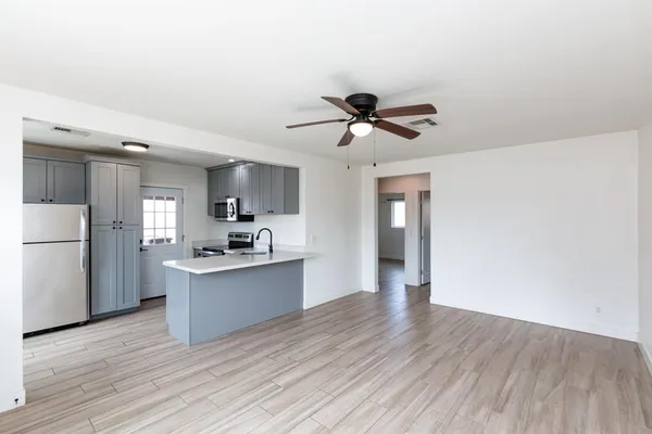 $1,595 | 114 East Elliot Road, Gilbert, AZ 85234