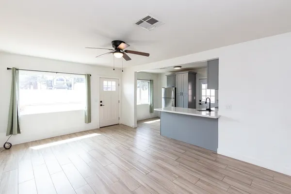 $1,595 | 114 East Elliot Road, Gilbert, AZ 85234