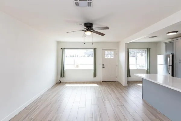 $1,595 | 114 East Elliot Road, Gilbert, AZ 85234