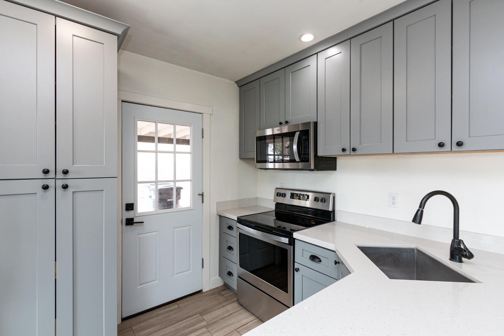 114 East Elliot Road Gilbert, AZ 85234 - Photo 8 of 12 Photo #8