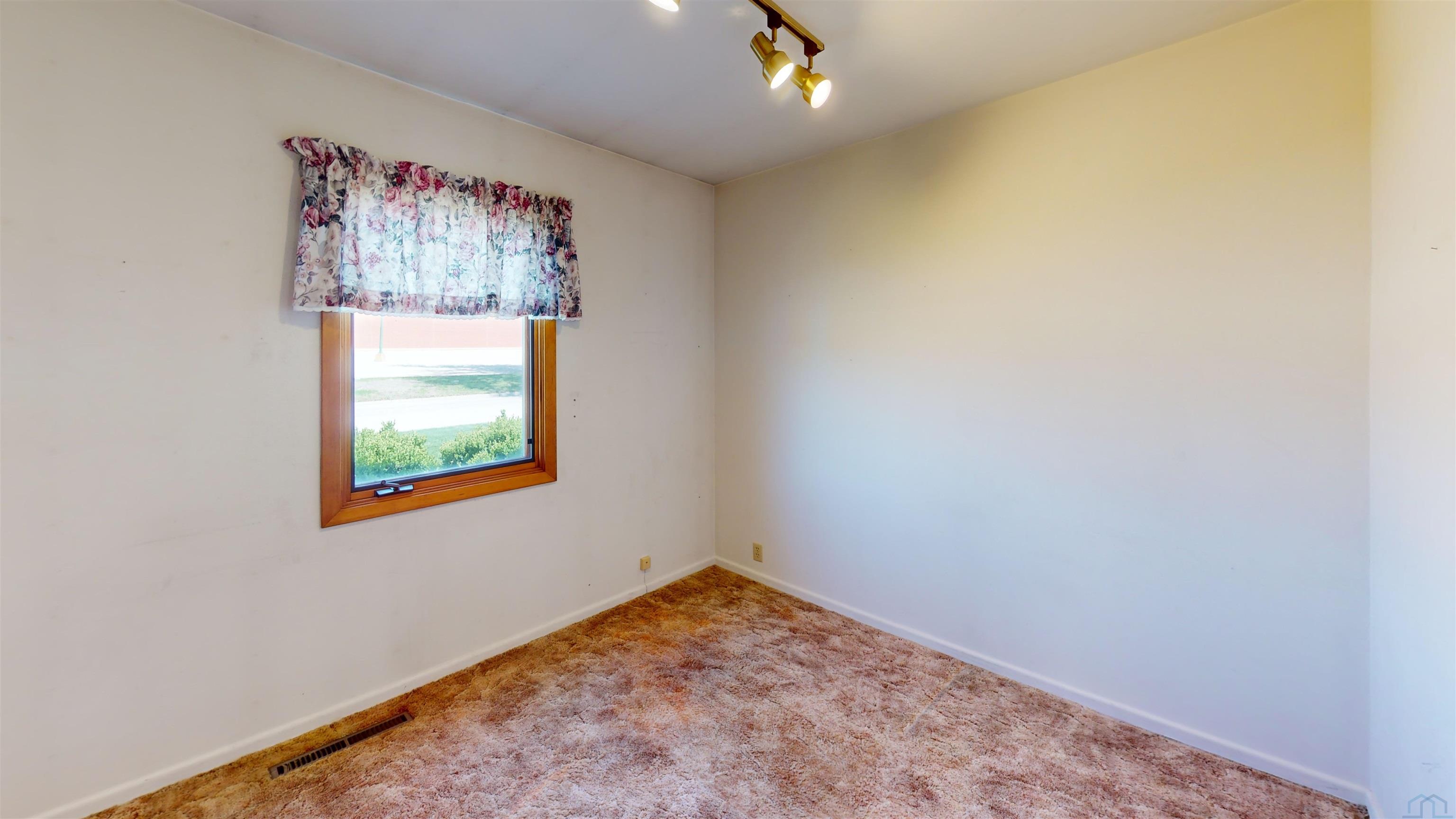 119 East Ridgeview Drive Cherokee, IA 51012 - Photo 37 of 50 Gallery Image 37