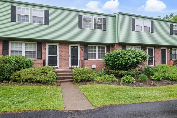 $189,900 | 303 Laporte Court, Cranberry Township, PA 16066