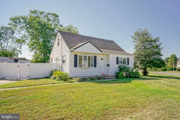 $300,000 | 512 East Church Street, Blackwood, NJ 08012