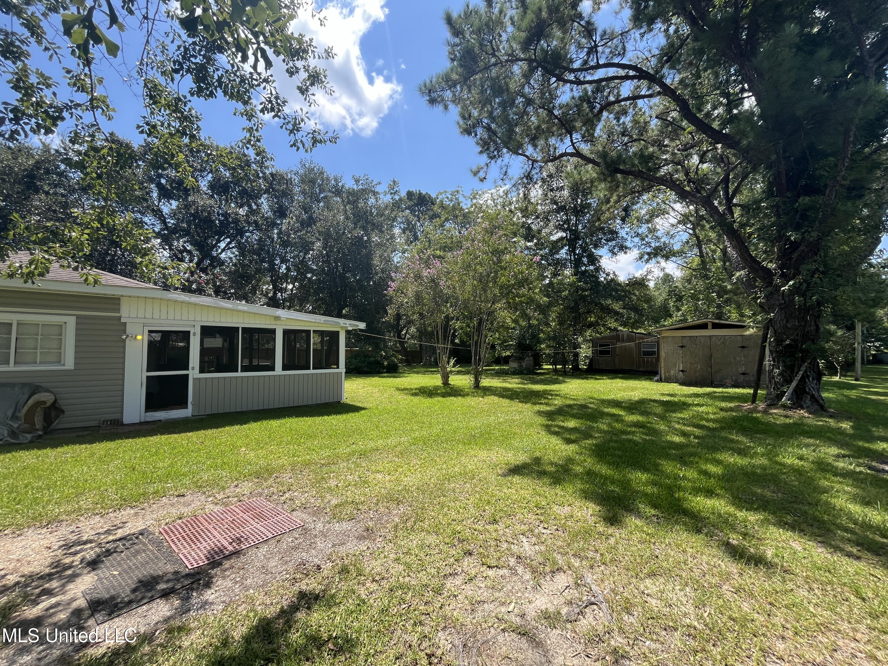 13337 John Lee Road Biloxi, MS 39532 - Photo 3 of 27 IMG_7440